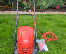 Flymo Hover Vac 260