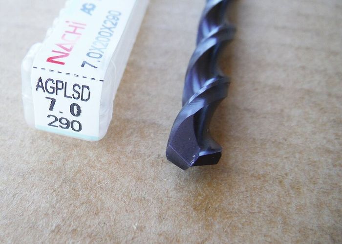 Long series drill bit, diameter 7 mm, counter 290 mm, working 200 mm. Cobalt brittle steel. Prepared by Nachi-Fujikoshi Corp. in Japan. New.