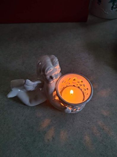 Small angel figurines candle holder