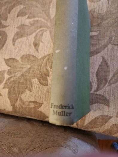 Stage Lighting For Amatures. By Peter Goffin. Illustrated By The Author. 1955 Edition Hardback In Good Condition. See Photos For Same.