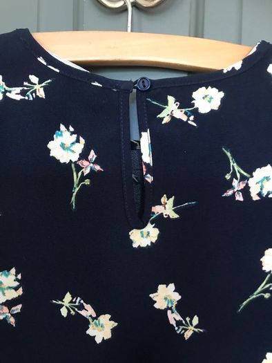 Pennys shirt sleeved girls top aged 10-12 years