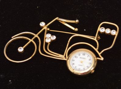 Vintage Ladies Suizo Brooch Watch