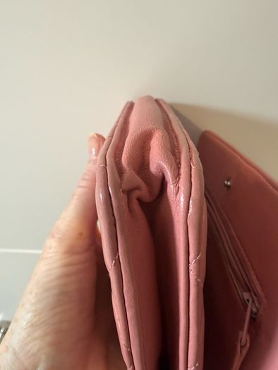 Chanel wallet on chain