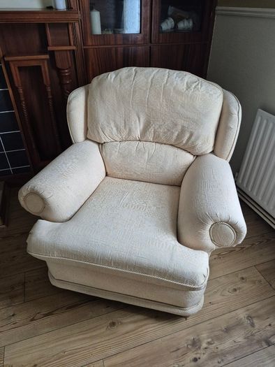 Cream fabric suite