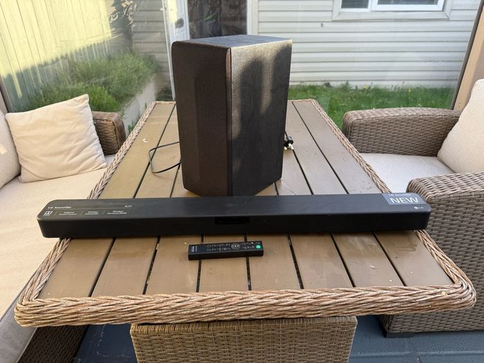 LG soundbar w/Subwoofer