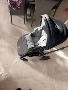 bugaboo buggy, carseat and 2 isofix for cars.