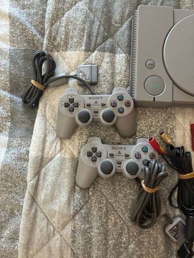 PS1 Console 2 Controllers