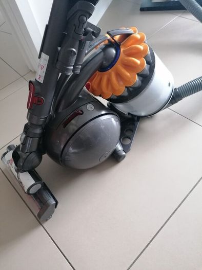 dyson ball in very good condition with fresh filter fully cleaned plus Turbo turbine head
