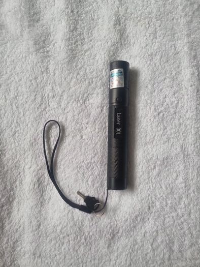 Strong (!!!) PURPLE laser pointer. 18+ (will need to check ID).