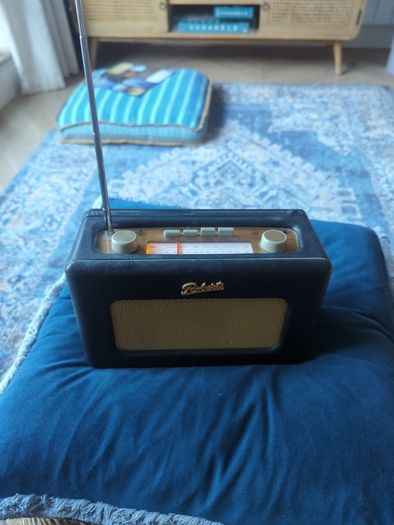 Roberts Revival Radio (not functioning)