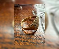 9k gold ring