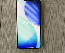 iPhone 13 (512GB storage)