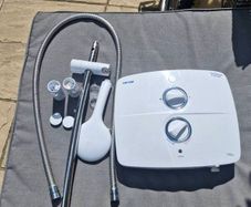 Triton T90sr electric shower