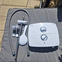 Triton T90sr electric shower