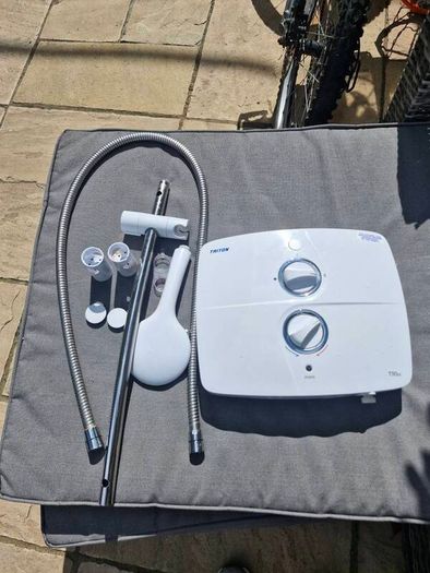 Triton T90sr electric shower