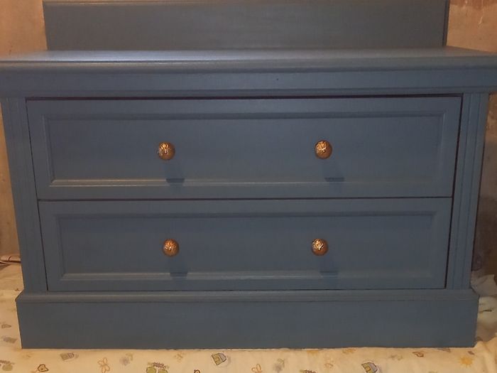 Low boy chest of drawers
