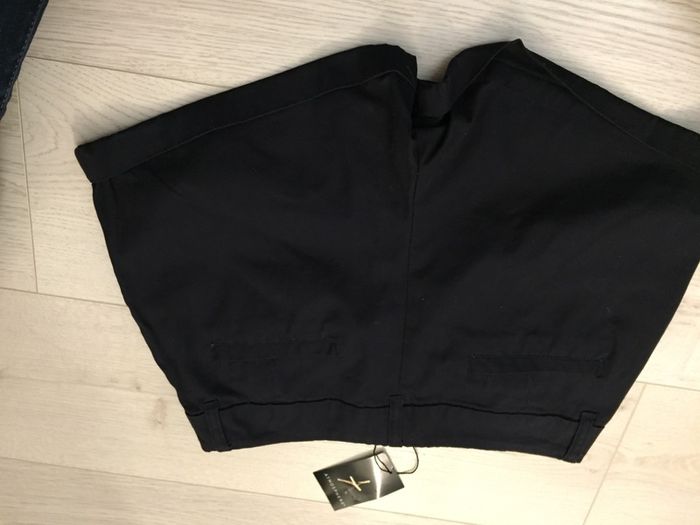 BNWT Ladies Navy Shorts Size 4