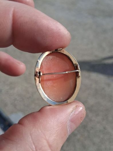 Vintage 14k Gold Cameo Brooch(5 grams)