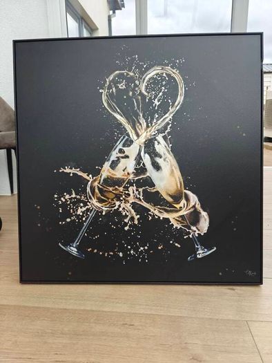 Black Champagne Picture
