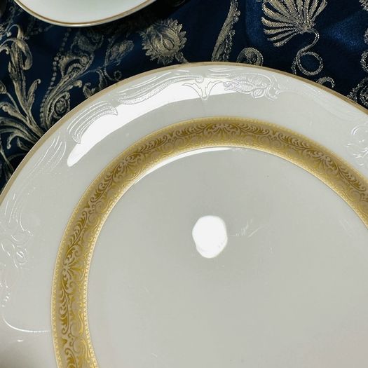 2PC Royal Classics gold gilded bone-China plates 8Inch