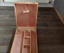 artist box  with built in easel