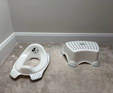 Mamia toilet seat and step stool