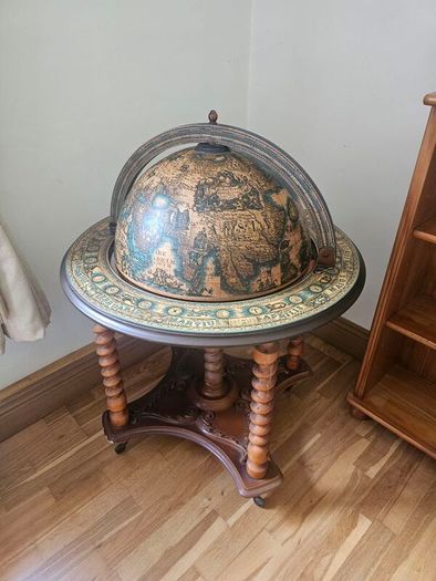 Vintage Globe Bar Cabinet with Wheels