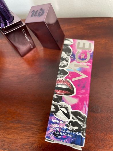 UD Urban Decay Vice Lipstick in shade Local Shine - New / Boxed