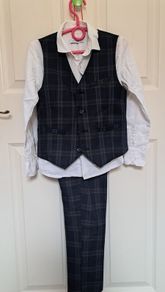 boys suit 6 - 7 yrs