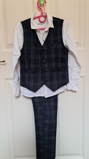 boys suit 6 - 7 yrs