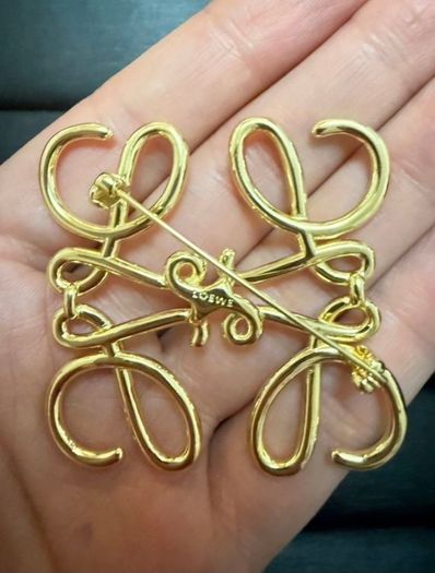 Loewe brooch