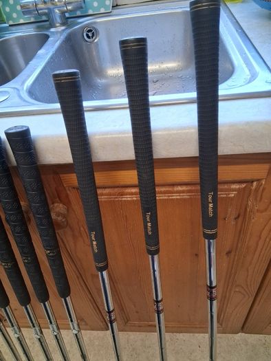 Mens Golf Clubs. Set Of Left Handed Golf Clubs. Collect In Dublin Or Receive Via Post.