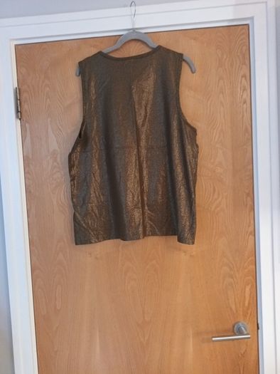 M&S Army Green Sleevless Top  S.16.     B.N.W.T