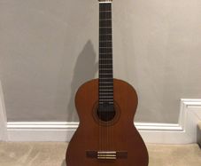 Yamaha cg122mc classical guitar