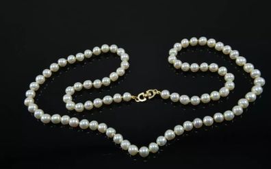 Christian Dior long pearl necklace with giftbag