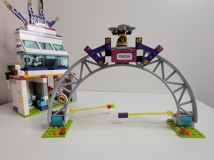 LEGO Friends 41352 The Big Race Day