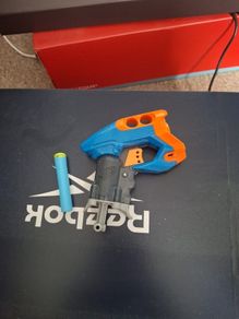Nerf gun + 10 bullets