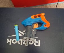 Nerf gun + 10 bullets