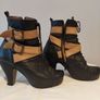 Stylish ankle boots. Image 3