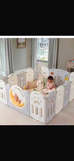 Baby bear play pen