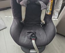 childs car seat