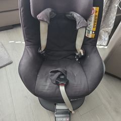 childs car seat