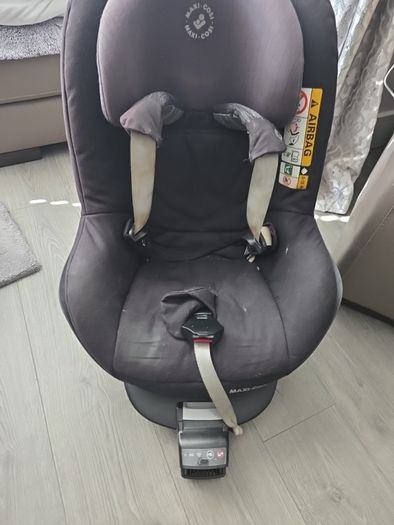childs car seat