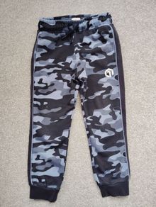 boys trousers.age 5/6