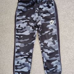 boys trousers.age 5/6