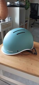 Bicycle helmet