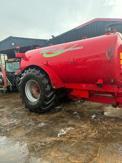Slurry tanker