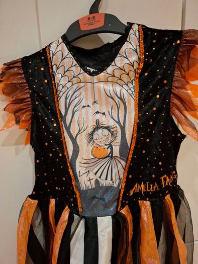 costume