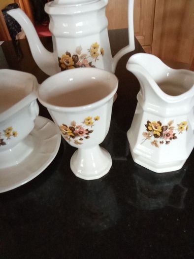 Pottery. Now Reduced To 40.00