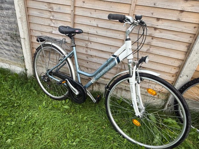 Both bikes 28" inch perfect condition both
